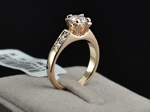 Anel Solitário Folheado A Ouro Rose 18k Swarovski